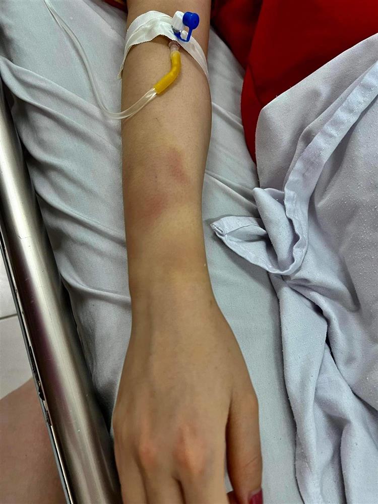 Người phụ nữ ở Hà Nội tố chồng cũ bắt nhốt trên ô tô, đánh đập hơn 1 ngày: Công an vào cuộc-2