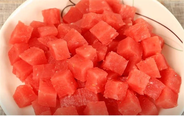 Mẹ khéo tay tự làm kẹo chua ngọt từ loại quả có sẵn trong bếp, bổ dưỡng và an toàn cho bé-7