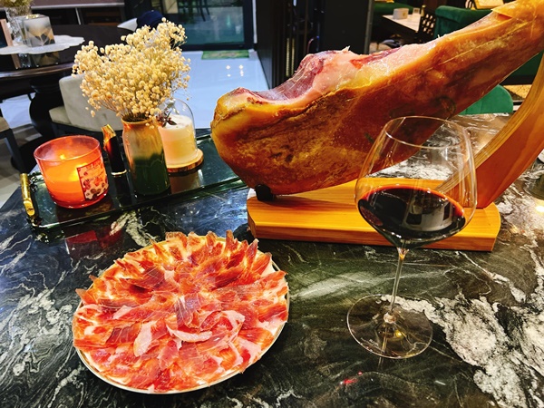 Mặc kệ lùm xùm tình ái, Phương Oanh vẫn chăm chỉ vào bếp trổ tài nấu toàn món ăn ngon, hấp dẫn đưa cơm-5