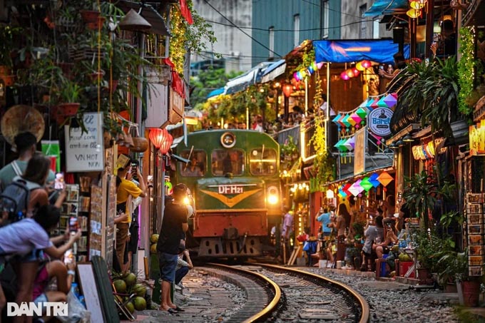 Cục Đường sắt kiến nghị Hà Nội dẹp cà phê đường tàu-1