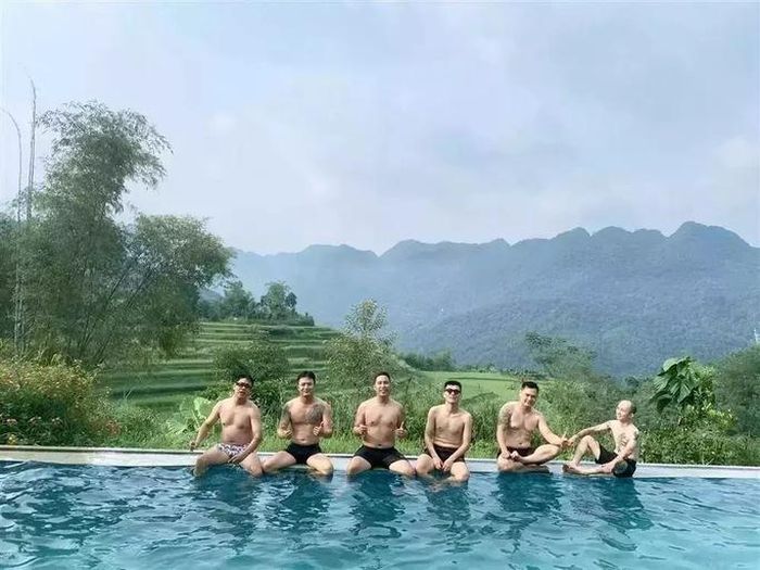 Hồng Đăng lại chơi golf, vui vẻ tiệc tùng-2