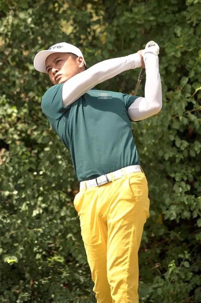 Hồng Đăng lại chơi golf, vui vẻ tiệc tùng-1