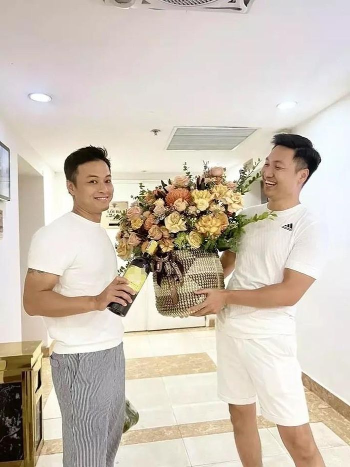 Hồng Đăng lại chơi golf, vui vẻ tiệc tùng-5