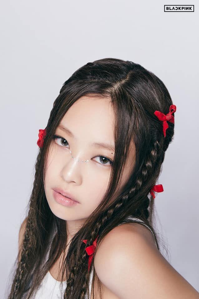 Mỹ nhân Hàn đẹp quyến rũ với kiểu trang điểm đính đá ở mắt-2