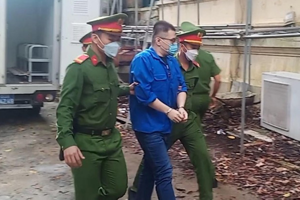 Vì sao không được quay phim, chụp ảnh tại phiên xét xử hacker Nhâm Hoàng Khang?-1