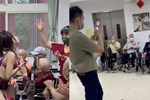 Thuê vũ công thoát y biểu diễn tại viện dưỡng lão ở Colombia-2