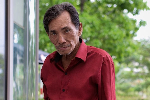 Nghệ sĩ Thương Tín xuất hiện ở quán ăn bình dân với vẻ ngoài tiều tụy, hốc hác-4