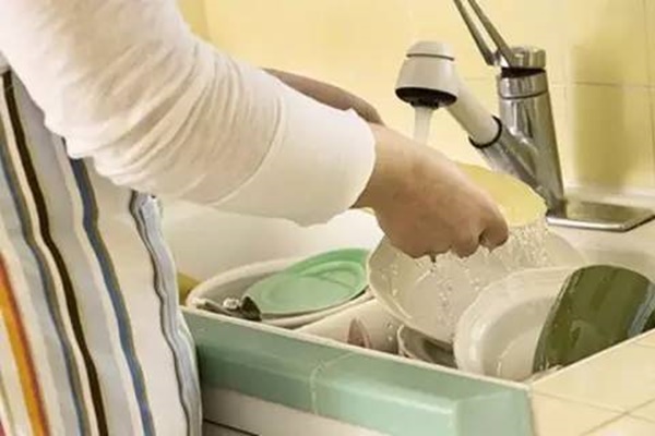 Bỏ túi ngay mẹo hay giúp các thiết bị nhà bếp bằng inox sạch bong, sáng bóng-7