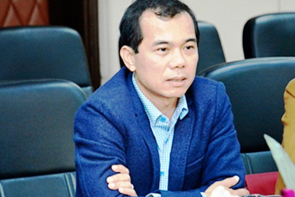 Bị CSGT tạm giữ xe Toyota Altis, rủ thêm 2 bạn lẻn vào bãi trông giữ lấy trộm-2