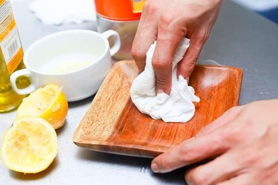 Dùng nước lã lau đồ gỗ là sai: 6 cách đơn giản giúp đồ gỗ sạch, sáng bóng như mới