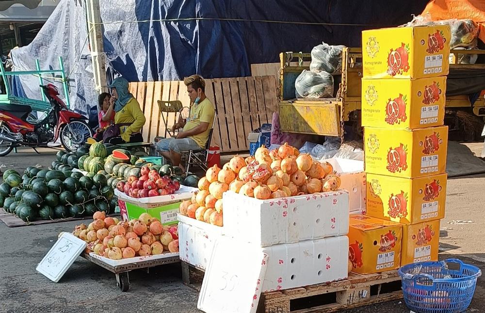 Trái cây Trung Quốc ồ ạt đổ về chợ đầu mối, giá rẻ không ngờ-2