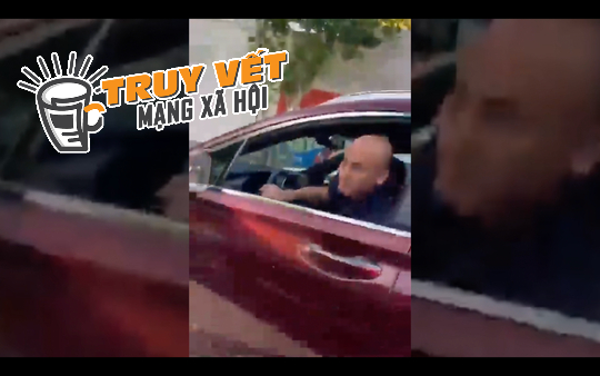 Clip: Người xưng chánh thanh tra chạy ngược chiều, nhổ nước bọt, chửi thề-1