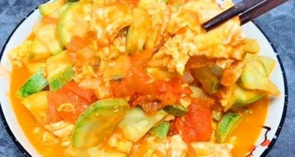 Không dùng nước sôi để lột vỏ cà chua, dạy bạn một phương pháp đơn giản, lột vỏ trong 10 giây-6