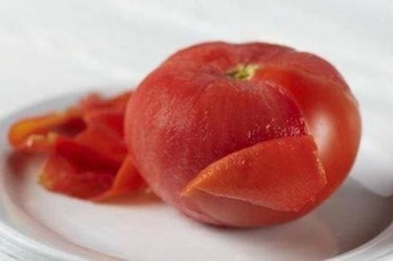 Không dùng nước sôi để lột vỏ cà chua, dạy bạn một phương pháp đơn giản, lột vỏ trong 10 giây
