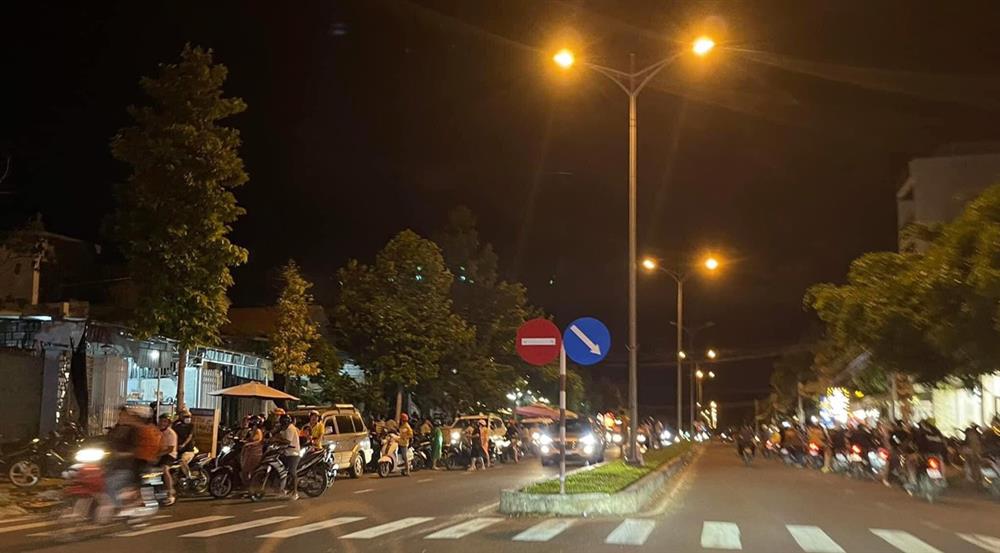 Nghi vấn 2 vợ chồng đổ xăng tự thiêu do mâu thuẫn-2