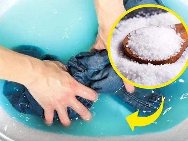 Giặt quần áo bằng muối ăn, điều không tưởng nhưng làm bạn bất ngờ-1