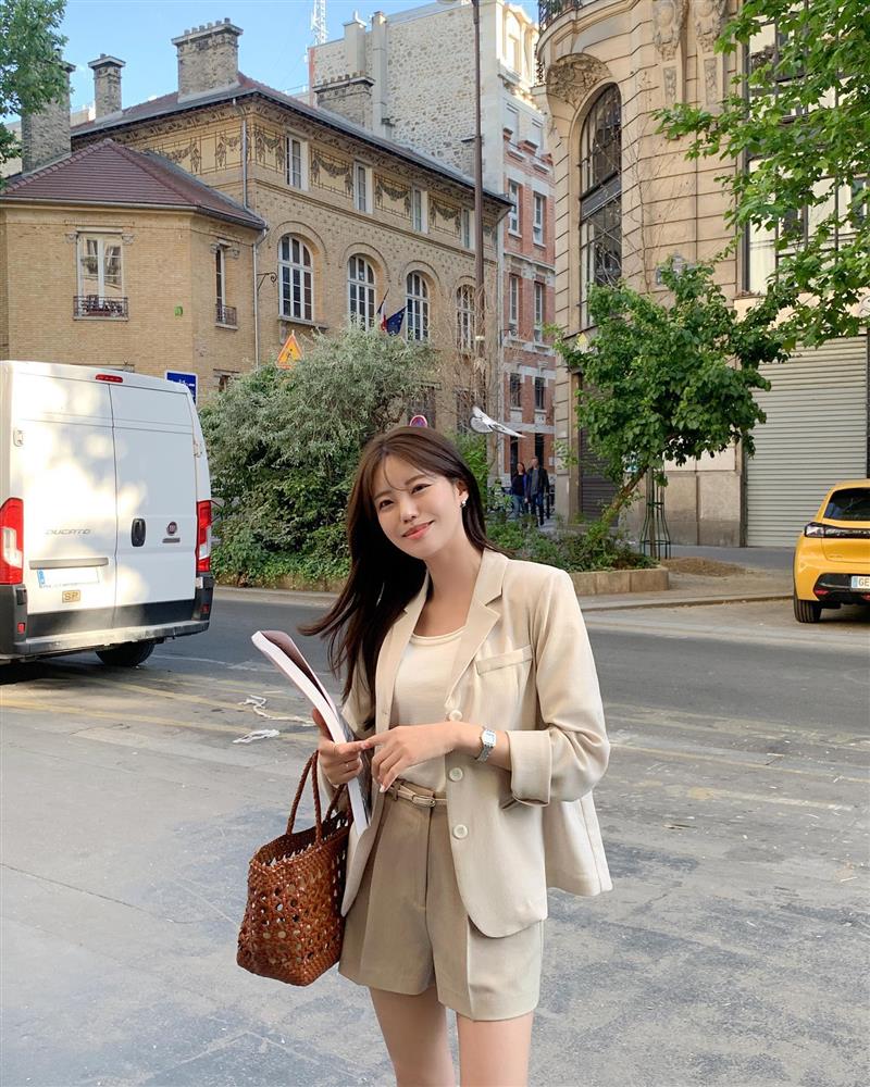 5 món thời trang giúp xây dựng phong cách tối giản cho nàng công sở-18