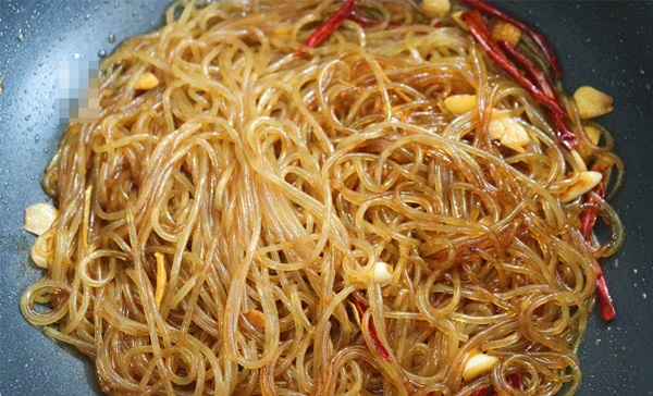 Ngày thu làm món miến xào ăn rất ngon, dinh dưỡng đầy đủ và công thức lại đơn giản-8