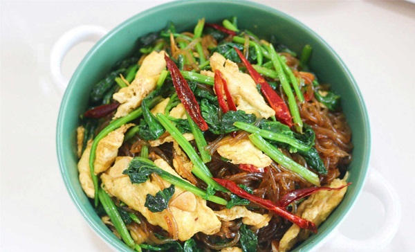Ngày thu làm món miến xào ăn rất ngon, dinh dưỡng đầy đủ và công thức lại đơn giản-11