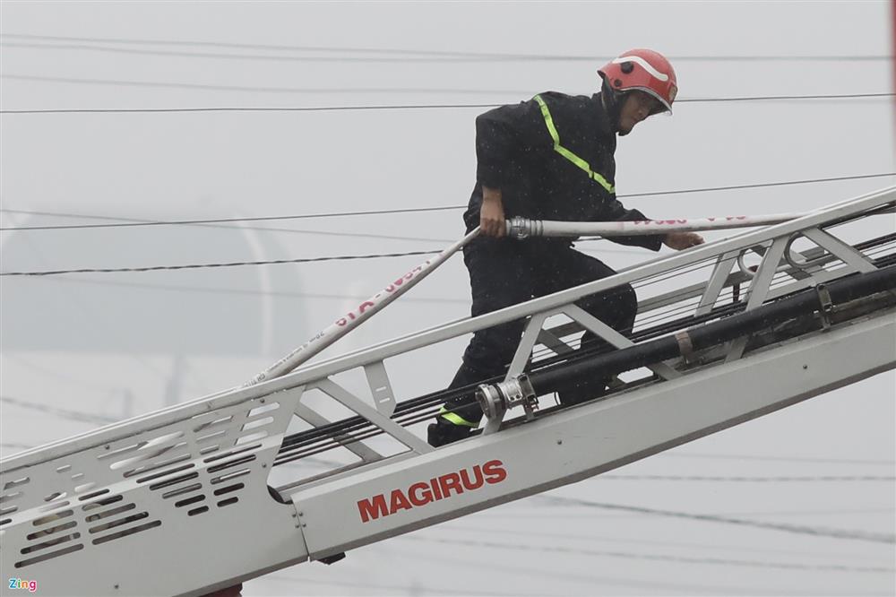 Chủ quán karaoke ở Bình Dương nói nguyên nhân xây bít cửa sổ-3