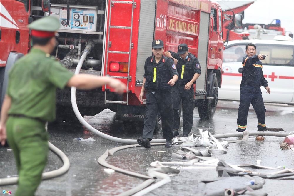 Chủ quán karaoke ở Bình Dương nói nguyên nhân xây bít cửa sổ-5