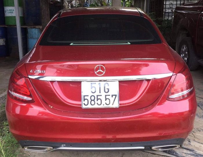Chiếc Mercedes bí ẩn trong vụ Tina Duong bị tố lừa tiền tỷ-2