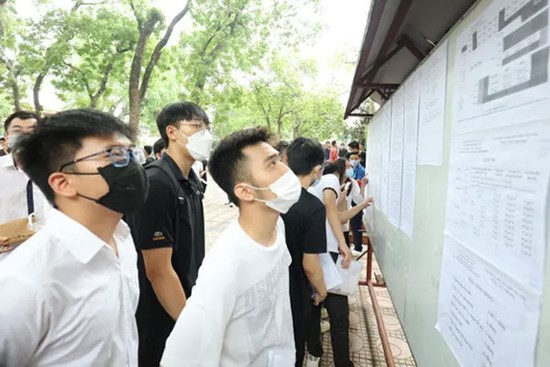 Tuyển sinh ÐH 2022: 9,5 điểm mỗi môn vẫn trượt