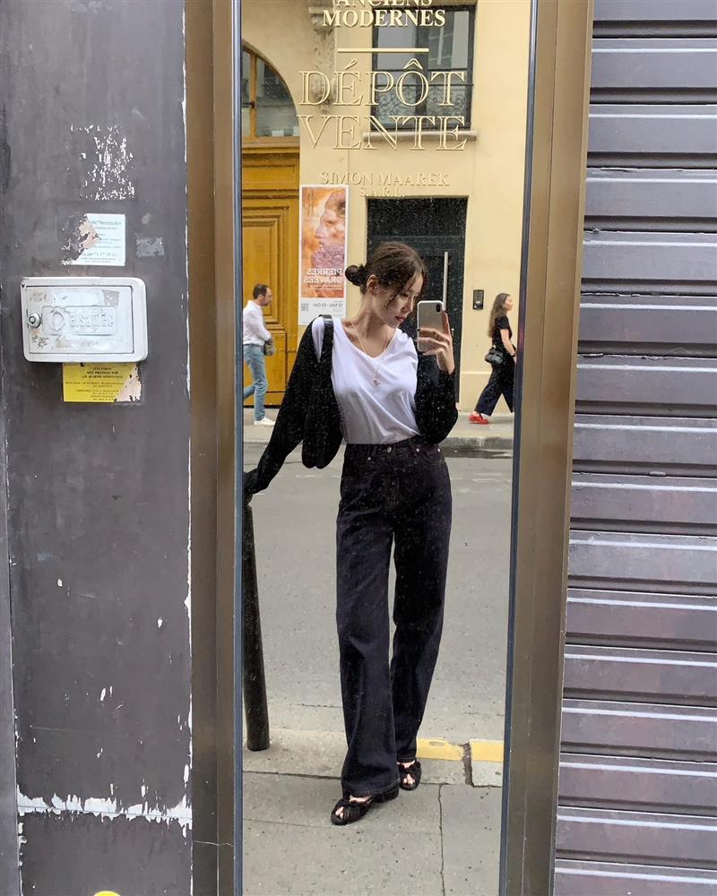 11 cách phối đồ với quần jeans đen cho vẻ ngoài thanh lịch và trẻ trung-2