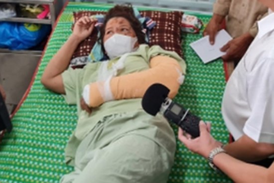 Nạn nhân nữ bị thương trong vụ sập tường: