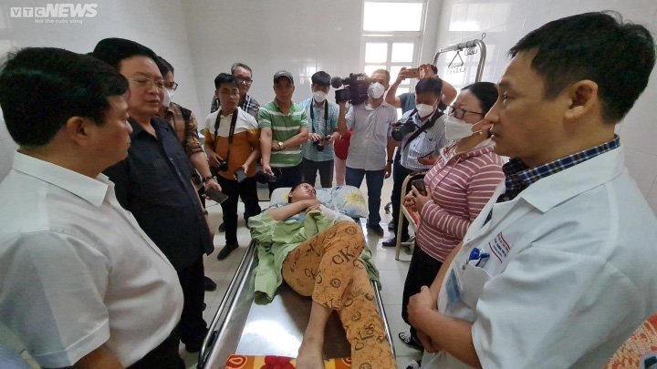 Nạn nhân nữ bị thương trong vụ sập tường: Tôi chỉ muốn về nhà chịu tang chồng-2