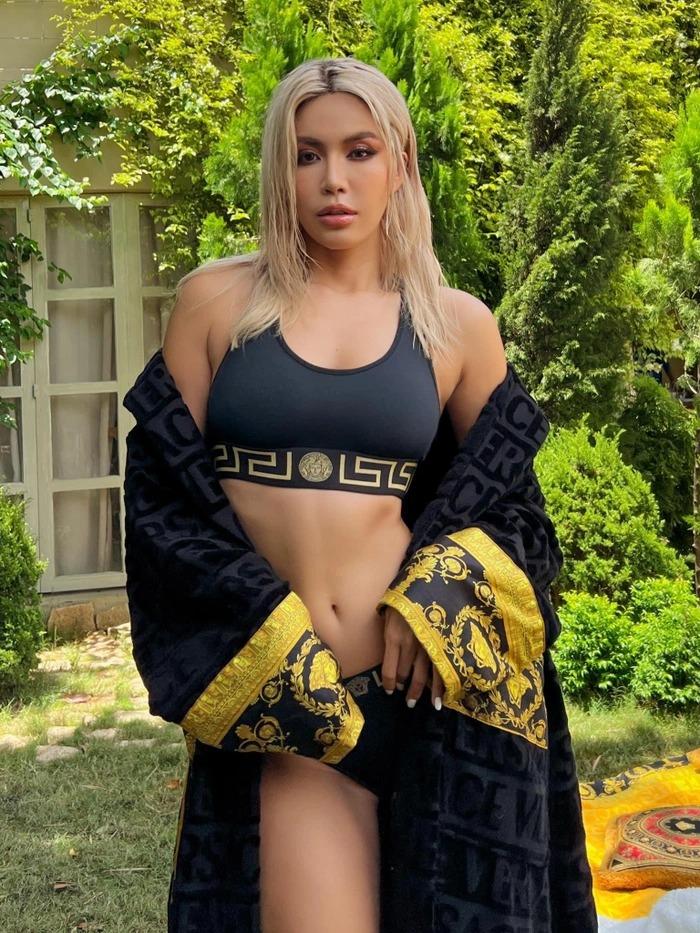 Đụng đồ hiệu chan chát: Minh Hằng có đọ lại Minh Tú?-2