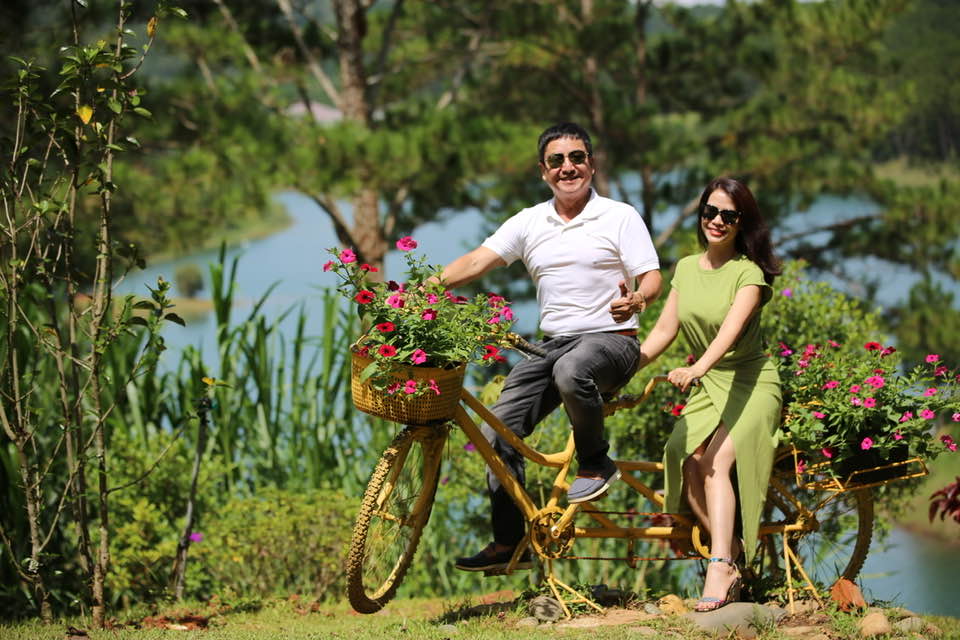 Tuổi 60 của NSƯT Chí Trung: Ít tham vọng, hồi xuân bên bạn gái-5