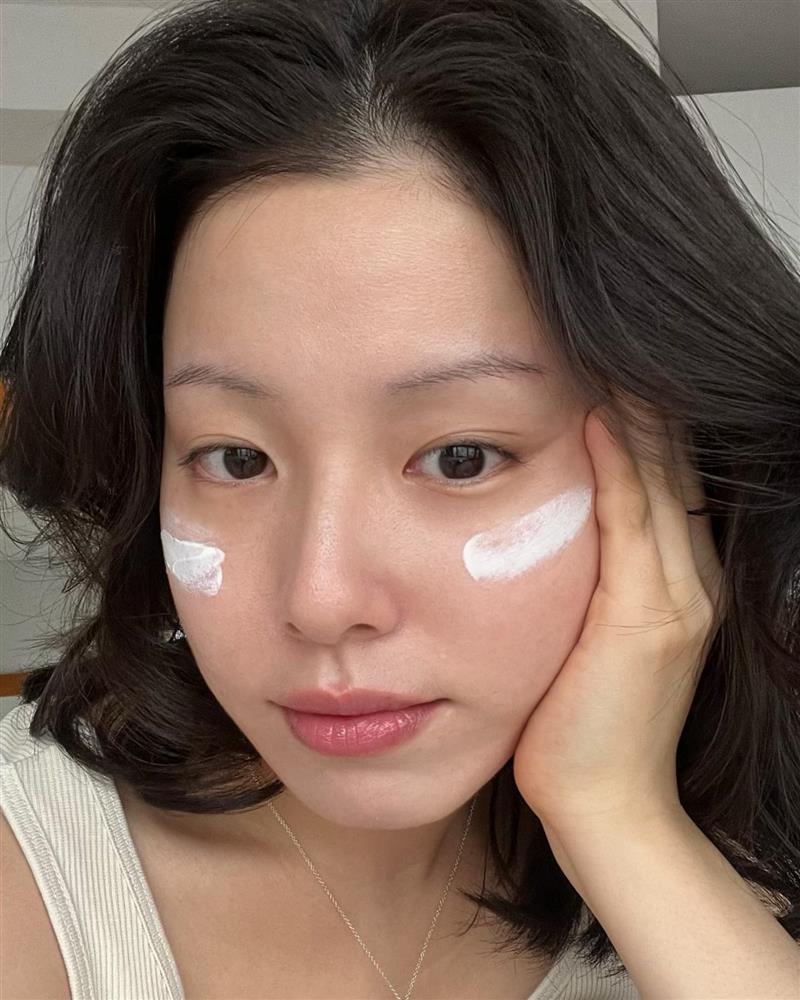 Bác sĩ chỉ ra 6 lỗi chăm sóc da phổ biến của chị em-1