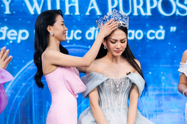 Hoa hậu Mai Phương bán vương miện với giá 3 tỷ đồng-1