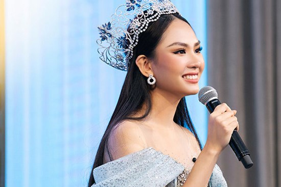 Khán giả phàn nàn đêm đấu giá vương miện Miss World Vietnam