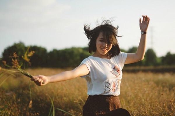 Vận đổi sao dời trong cuối năm 2022: 3 tuổi này tay trái ôm vàng, tay phải thu bạc, vận đào hoa nở rộ-4