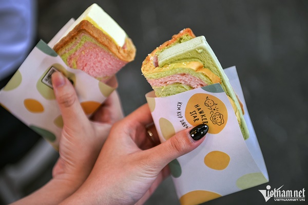 Tò mò với kem kẹp, món quà vặt nổi tiếng Singapore tại Hà Nội-2