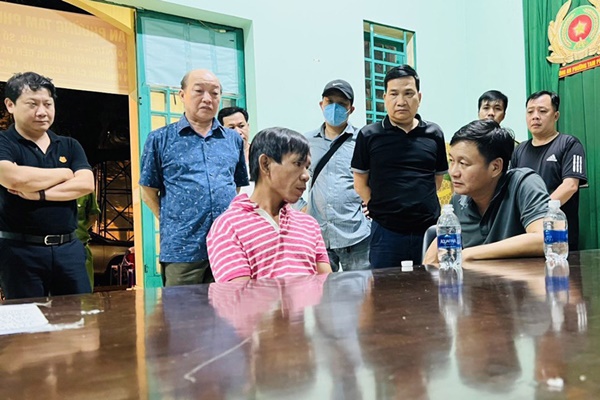 Cướp ngân hàng chấn động, từ mua xe phân khối lớn đến giả thọt chân tẩu thoát-1