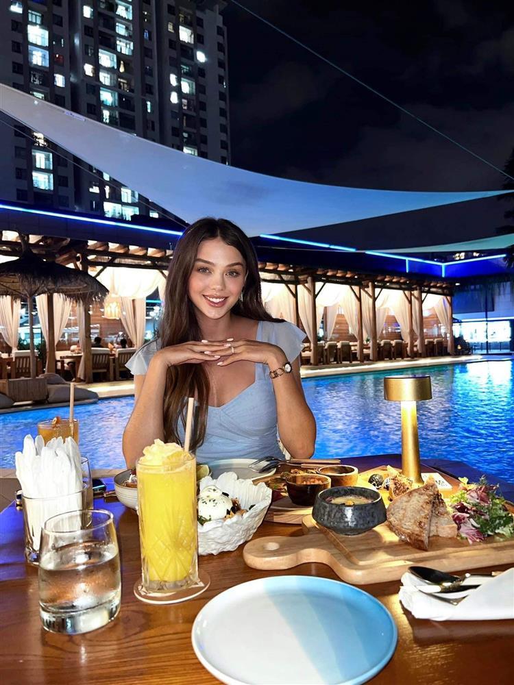 Vợ Tây 5 lần 7 lượt bị Bùi Tiến Dũng dìm hàng, nhan sắc thế nào?-5