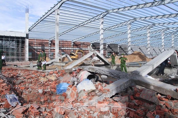 Tin mới vụ sập tường khiến 5 người chết ở khu công nghiệp Bình Định-2