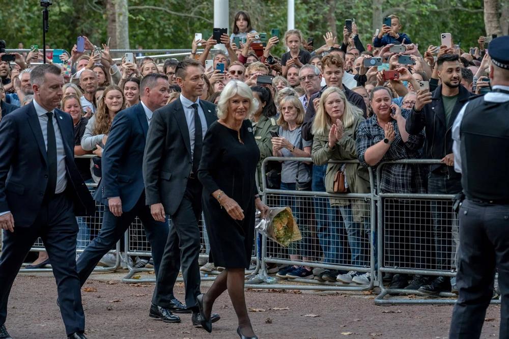 Hoàng hậu Camilla và 25 năm xoa dịu cơn thịnh nộ của công chúng-1