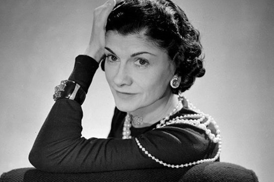 Coco Chanel: Từ cô bé mồ côi mẹ tới huyền thoại thời trang thế giới