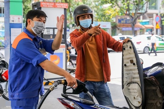 Người bán xăng tiết lộ: Buổi sáng đừng đổ dầu, buổi chiều đừng đổ xăng, giúp bạn tiết kiệm hơn