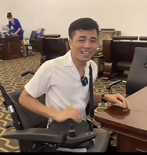 Loạt ảnh trước khi biến cố của chàng trai không chân lấy vợ đẹp-8