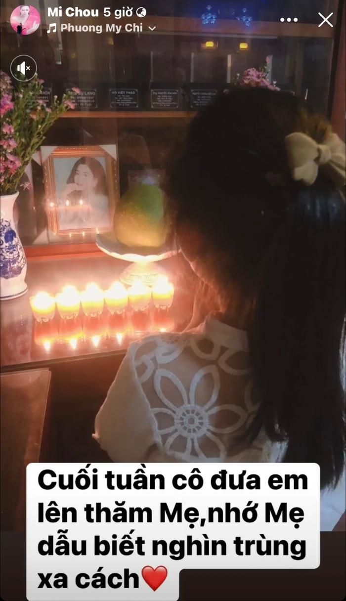 Con gái Mai Phương lên chùa thắp hương cho mẹ trong ngày cuối tuần-1