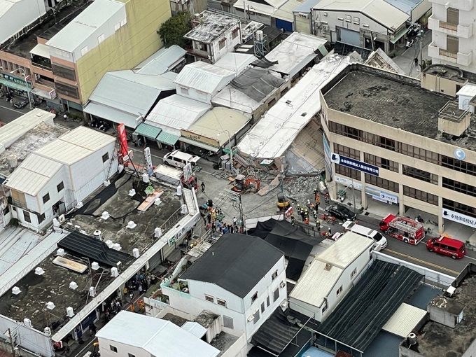 Nhà cửa đổ sập sau trận động đất mạnh tại Đài Loan-2
