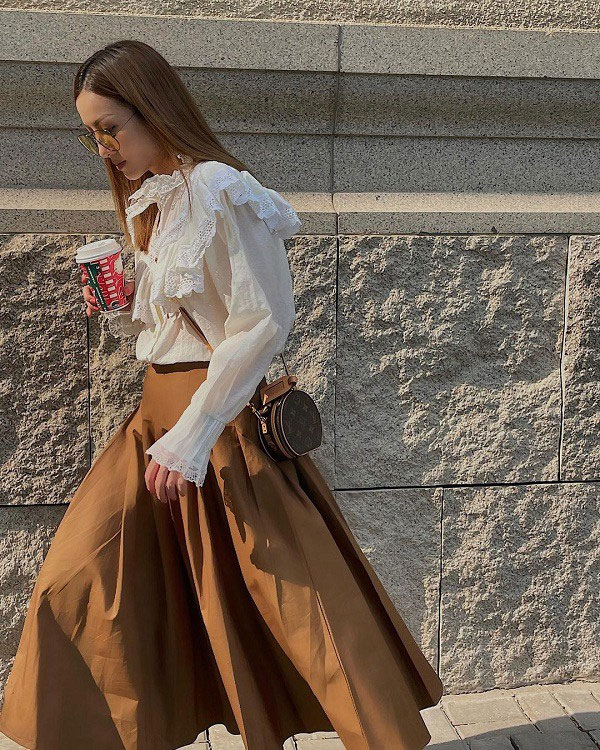 Sao Việt khéo diện đồ màu trung tính: Outfit nào cũng chuẩn tinh tế, đáng để học hỏi-2