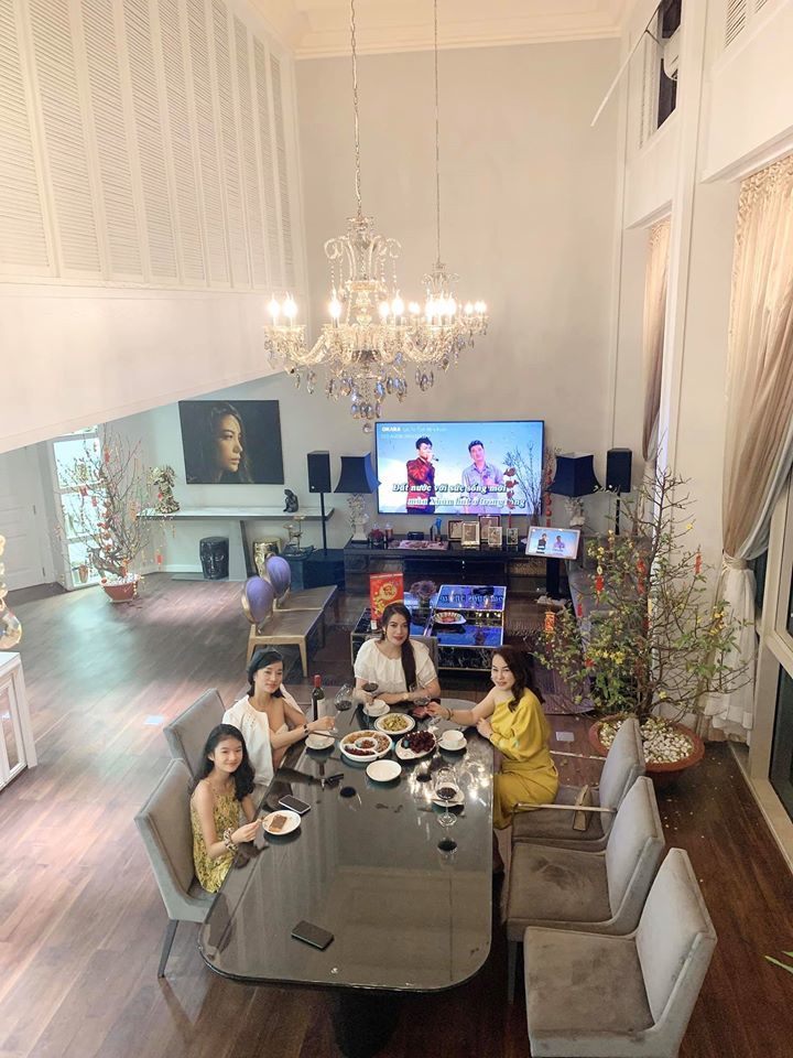 Ngắm Penthouse 300m2 của Trương Ngọc Ánh: Góc nào cũng có thể chụp hình sống ảo, phòng của con gái cực xinh, view đẹp khỏi bàn-2