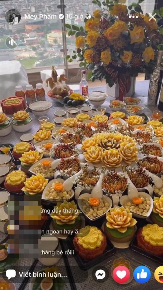 BTV Hà My và triệu phú công nghệ Hùng Đinh làm mâm cúng đầy tháng cho con, nhìn qua đúng chuẩn nhà giàu-1