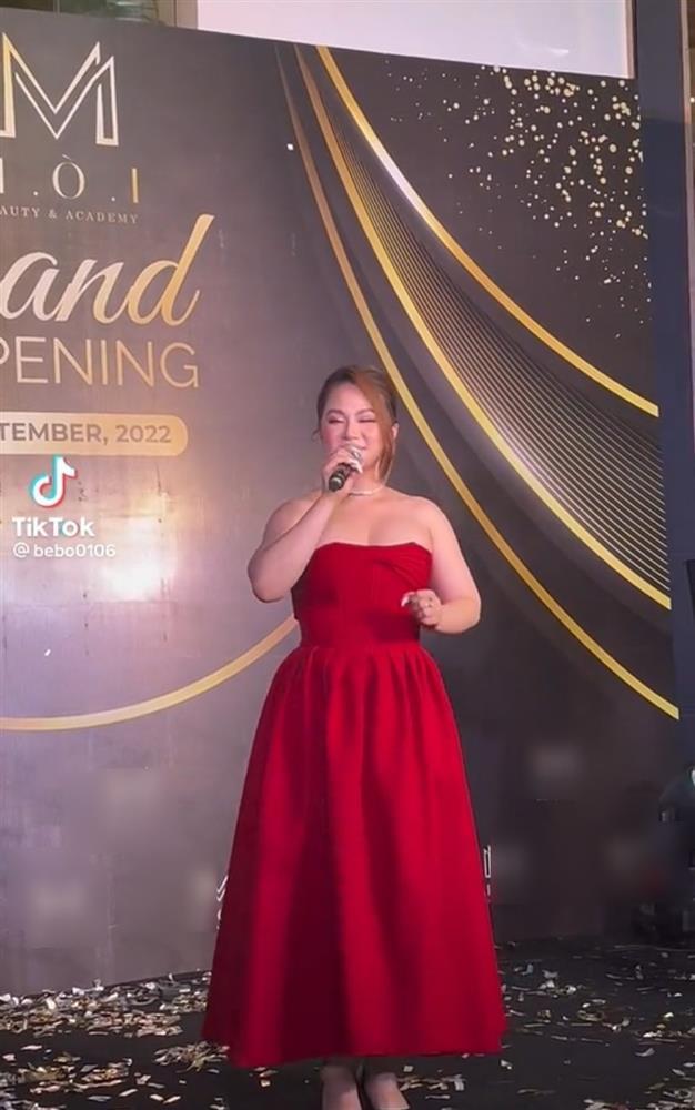 Chọn sai váy, Lương Bích Hữu lộ thân hình đô con-2